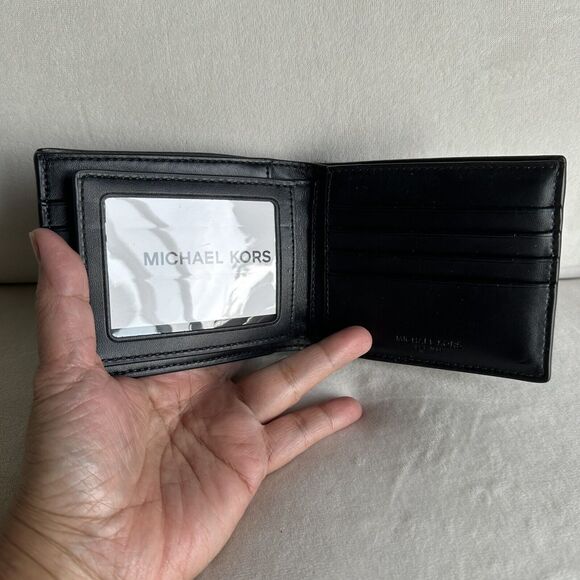 Michael Kors Men’s Harrison Slim Billfold Leather Greyhound Wallet NWOT - Picture 3 of 4